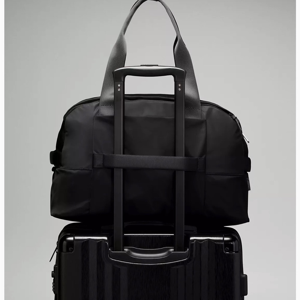 Lululemon City Adventurer Duffle Bag 29L - Picture 7 of 11